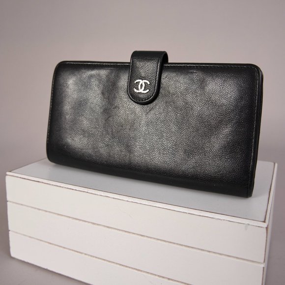 Chanel Wallet - Picture 1 of 9